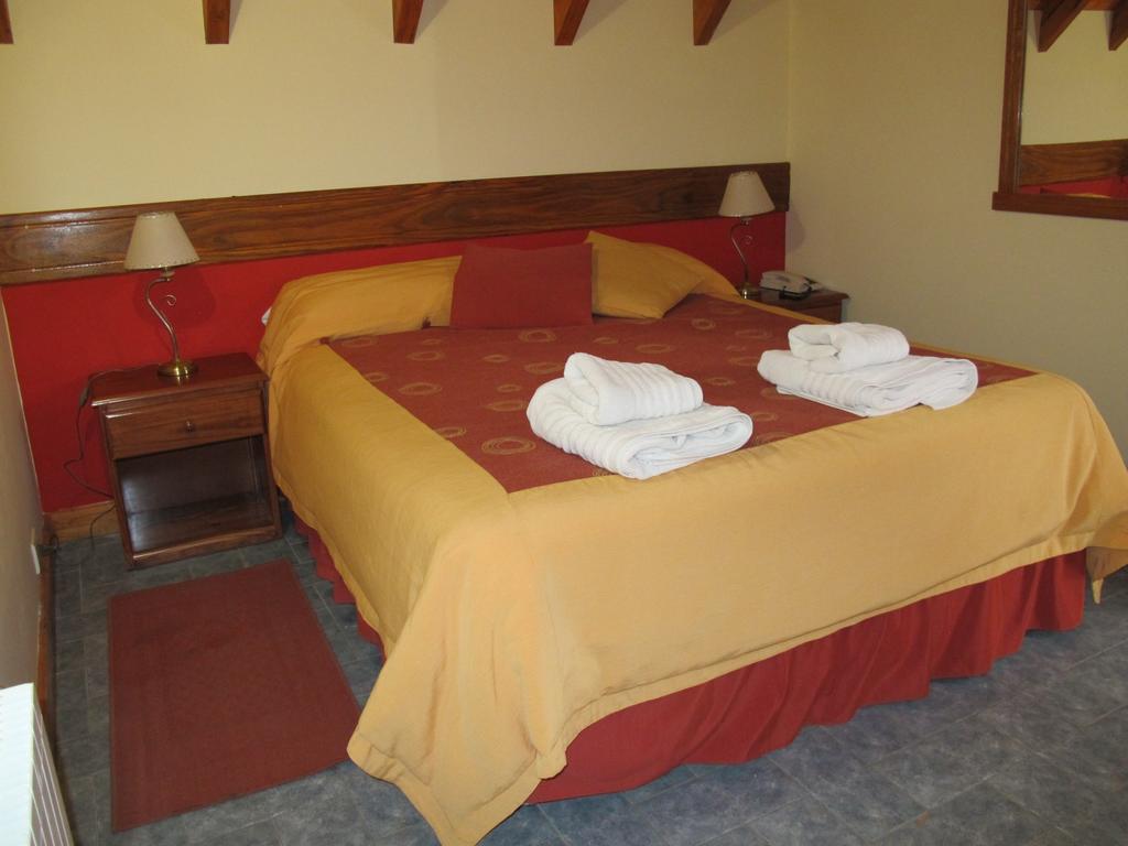 Hosteria Maiten Escondido Вілья-Ла-Ангостура Номер фото